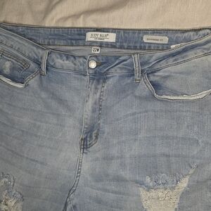 Judy Blue Light Blue Boyfriend Fit Jeans